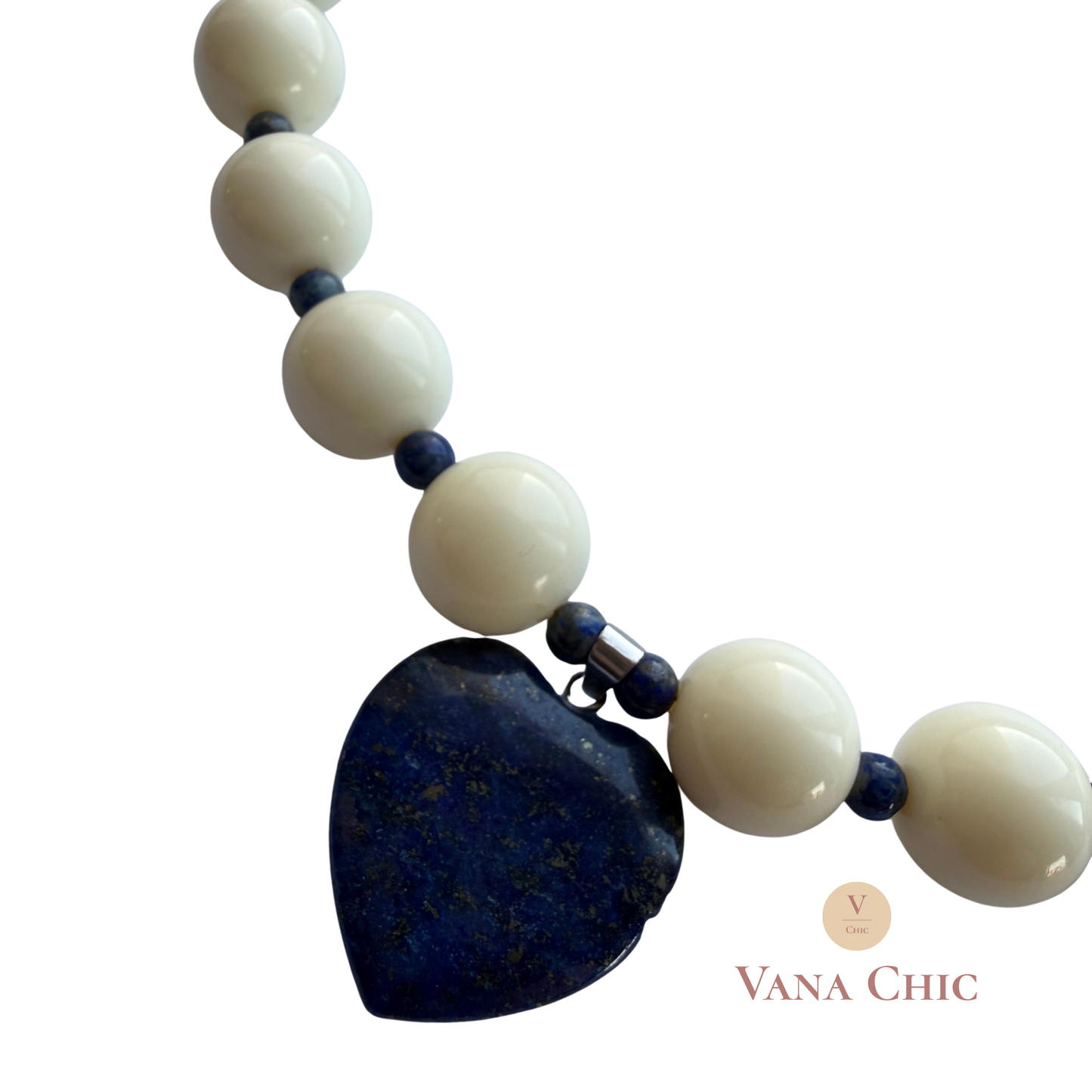 Collar de perla Chicle con dije Corazón en Lapislazuli