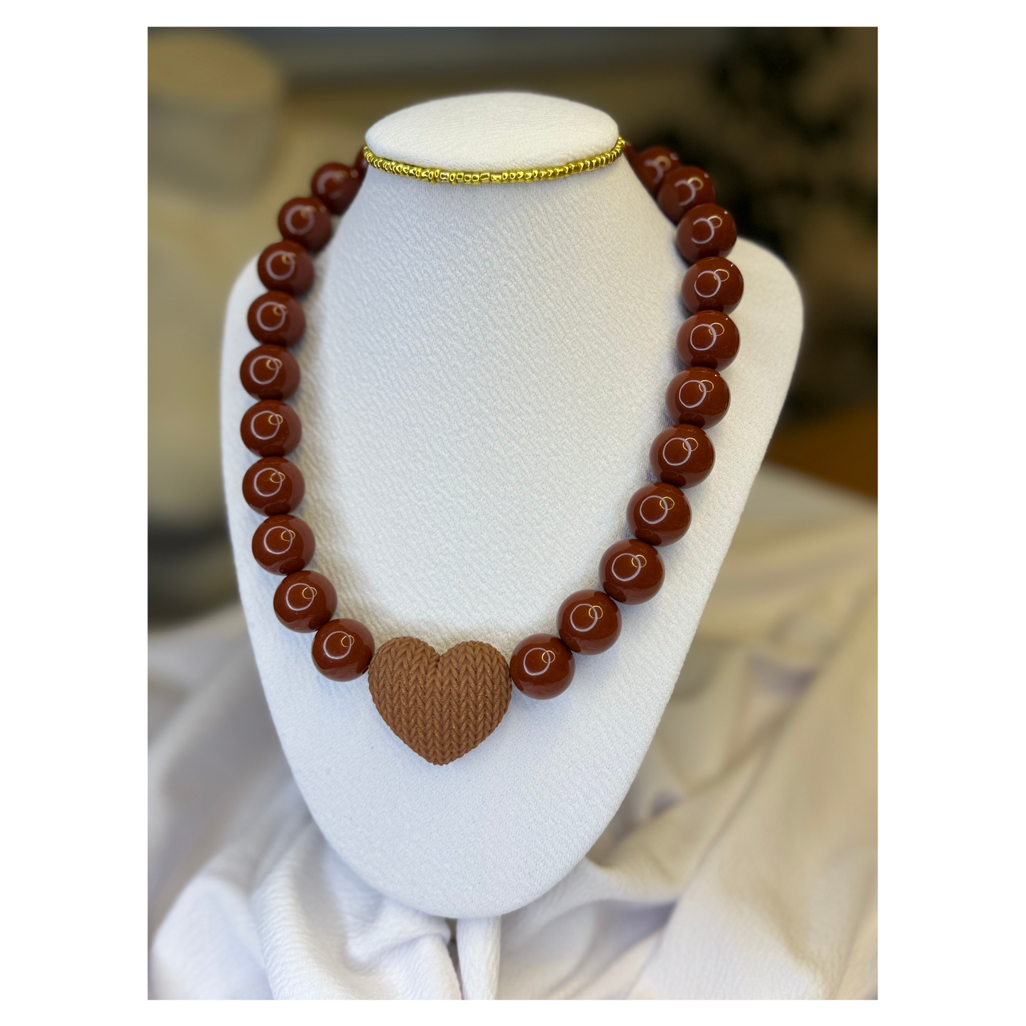Collar Acrílico Perla Chicle Color Chocolate | Vana Chic