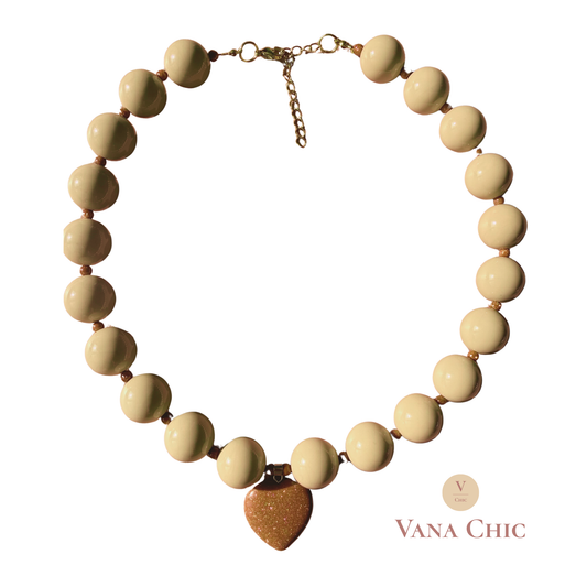 Collar Perla Chicle Beige con Dije Corazón piedra Sol