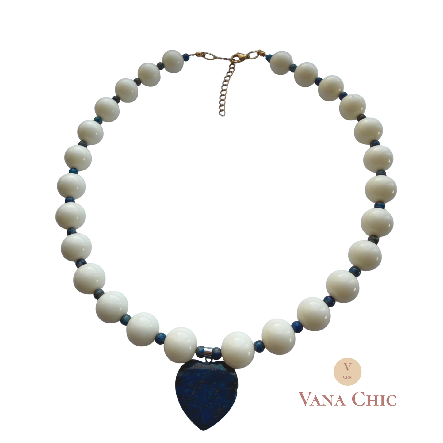 Collar de perla Chicle con dije Corazón en Lapislazuli