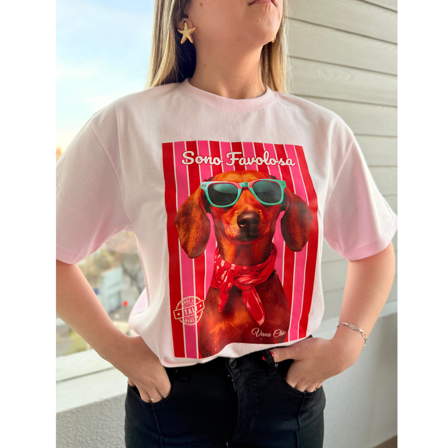 Polera algodón con diseño perro salchicha.